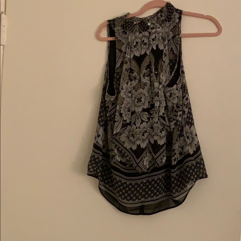 Sleeveless blouse - Picture 2 of 3